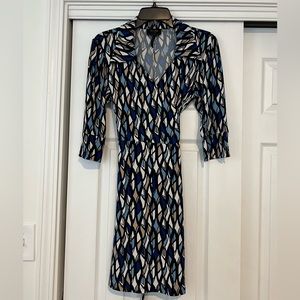 Comfy wrap dress by Laundry. Pristine condition.